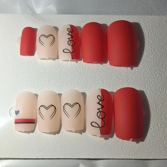 Red Love Press-on Nails - Picture 3 of 3